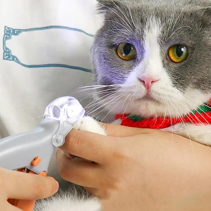 Illuminated Pet Nail Claw Clipper with 5X Magnificatio Scissor Safe with LED Pet Grooming Nail Care Tool Great for Dogs Cats