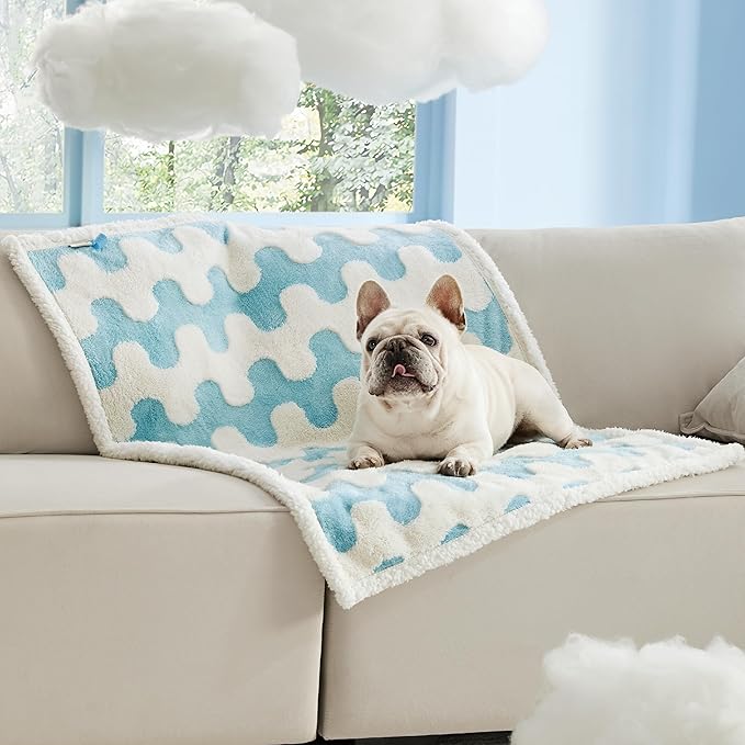 Thoughtfully selected waterproof dog blankets for dogs and cats, designed with comfort in mind