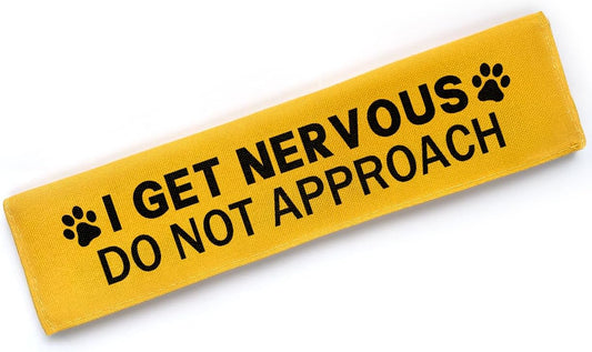 I get Nervous Do Not Approach Dog Leash Sleeve, Yellow Training Alert Dog Tags Dog Leash Sleeve Alert Hanging ID Patch Tag, Pet Dog Birthday Service Dog Leash Gift for Dog Owners