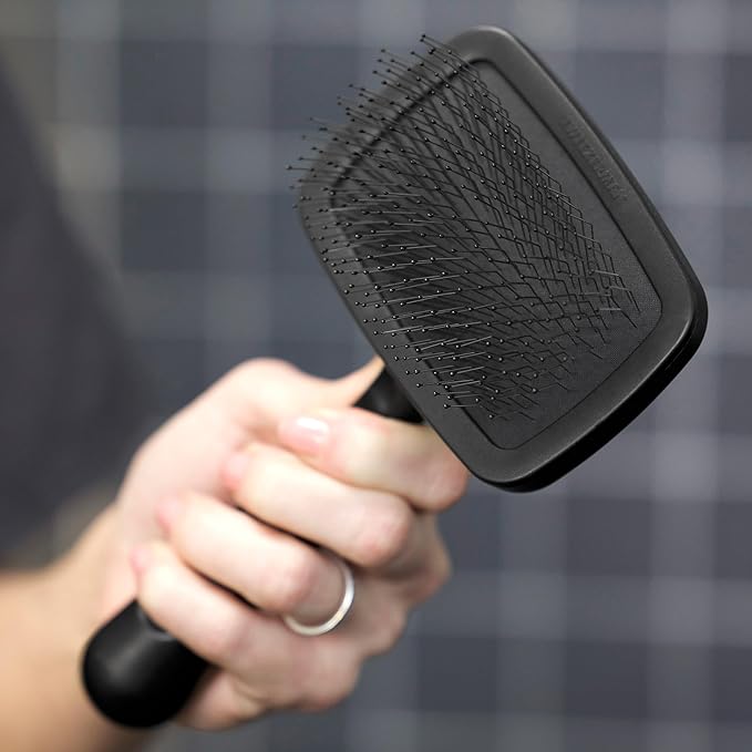 Tweezerman Dog and Cat Slicker Brush for Large Pets, Grooming Brush with Coated Bristles to Prevent Scratching and Ergonomic Handle