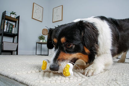Hartz Chew ‘n Clean Twisty Bone Dog Chew Toy, Bacon Scented Chew Toy for Moderate Chewers, Small/Medium, Color Varies